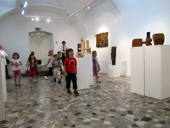 Elementi pedagogike_Reggio_Emilia_pristopa_v_sodelovanju_z_Umetnostno_galerijo_Maribor